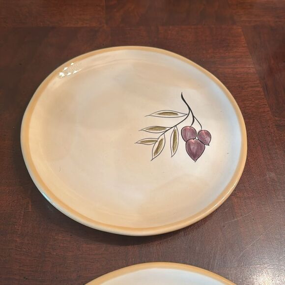 Pottery Barn 8" Dessert Salad Rustic Olive Plates Italian set of 4 Purple Olives - Picture 4 of 10